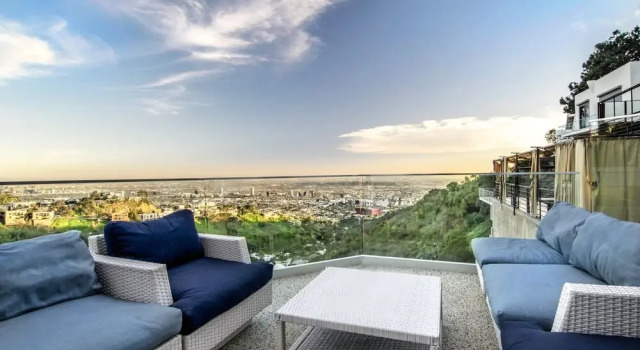 Коттедж Luxury с 5 комнатами Sunset Plaza Modern