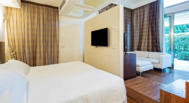 Riviera Golf Resort, Забронировать Курортный отель Отели Сан-Джованни-ин-Мариньяно с бассейном, Бассейн