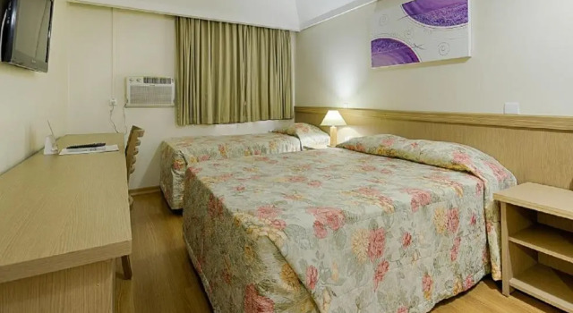 Трёхместный номер Standard Hotel Golden Park Curitiba By Nacional Inn