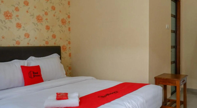 RedDoorz @ Jalan Majapahit Semarang, Réserver Hôtel Hôtels à Central Java avec parking, Parking