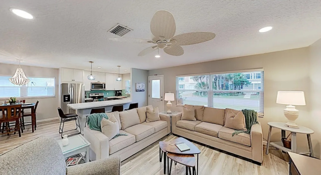 New Listing! Updated Coastal Gem W/ Screened Porch 3 Bedroom Home, Rezerwuj Hotel Flagler Beach Floryda