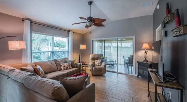 Vestridge Ave 3490 by White Pelican VR