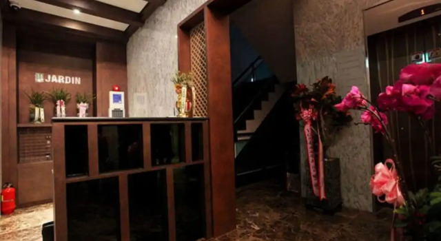 Jardin Hotel, Забронировать Отель Отели Сеула с парковкой, рядом с Католический собор Святого Михаила, Парковка