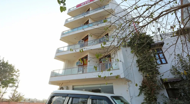 OYO 8968 Hotel Le Comfort