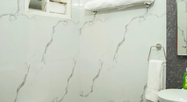 Четырёхместный люкс Deluxe Hotel Ganesh Palace