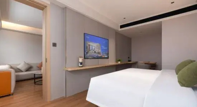 Люкс Yaduo Hotel (Wenming Road Binhe Qingcheng Branch)