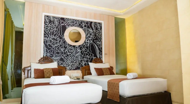 Номер Superior с балконом Hotel Indah Palace Yogyakarta