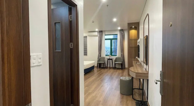 Четырёхместный номер Superior с балконом Central Halong Hotel