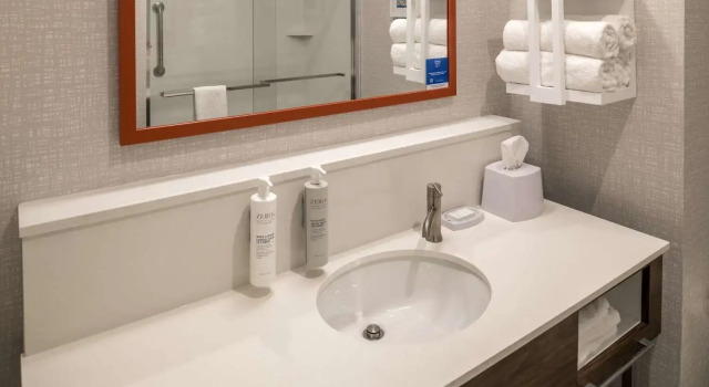 Номер Standard Hampton Inn & Suites Huntington Downtown, Ny