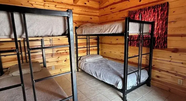 Четырёхместный номер Standard Days End Campground & RV Park
