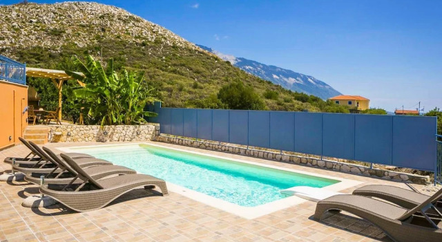 Villa Xenia With 3 Bedrooms and 2 Bathrooms