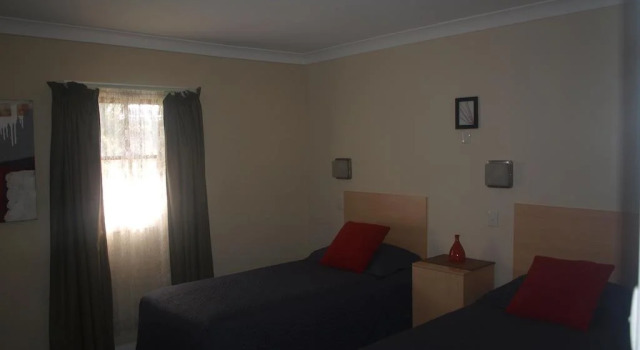 Gundagai Motel, Забронировать Мотель Гандагай Riverina, рядом с Аббатство Ланиган