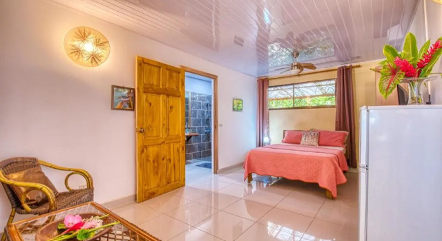 Yucca Beachfront Hotel