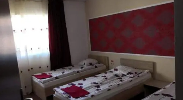 Center Hostel Cluj-Napoca, Забронировать Хостел Хостелы Клуж-Напока, рядом с Transylvanian Museum of Ethnography, Хостел