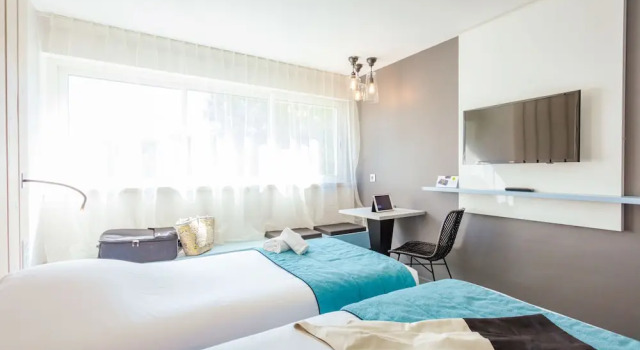 Двухместный номер Superior с видом на парк Logis Hôtel Les Pins - Opéralia