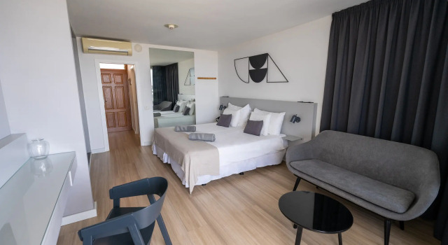 Полулюкс Coral Suites & Spa