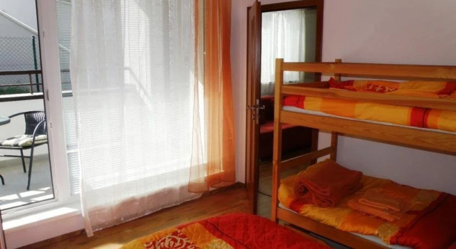 Apartmanovy Dom Triangel, Забронировать Отель Отели Банскобистрицкий-край с парковкой, Парковка