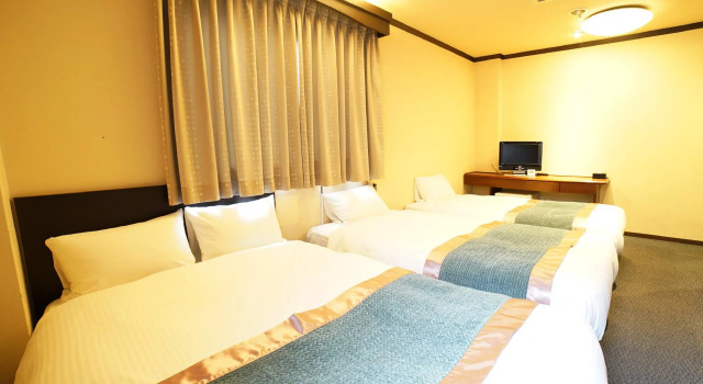 Трёхместный номер Standard Hotel AreaOne Takamatsu