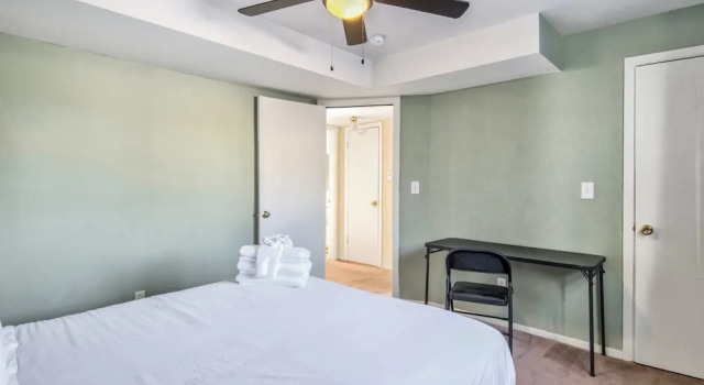 2BR Pikes Peak Views Garden of Gods Dog-friendly!, Book Lejlighed Lejligheder i Columbia, Lejlighed