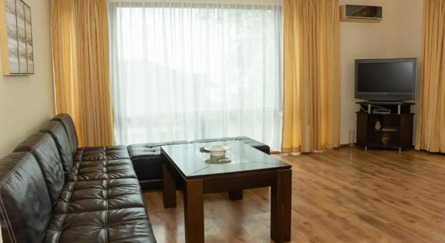 Апартаменты Cozy 1BD Apartment with a Spacious Terrace