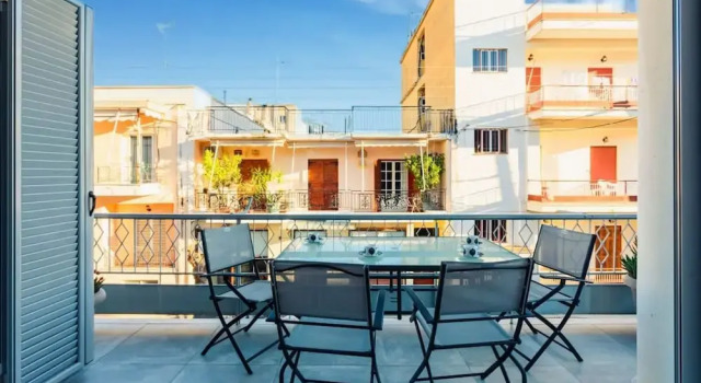 Upscale Modern Escape in the Historic Center, Prenota Casa vacanze Ville a Messenia, Villa