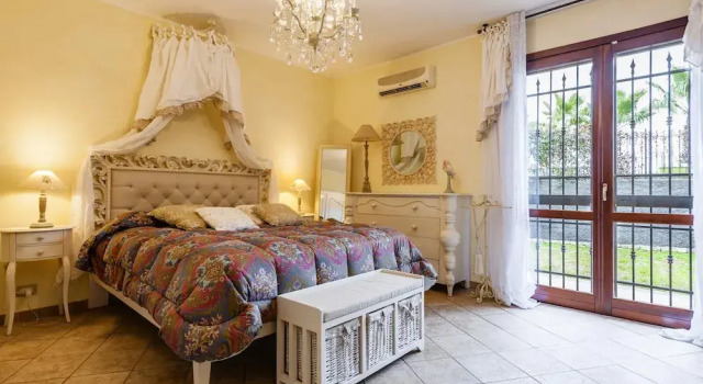 Papavero Rosso - Villa at the Foot of Mount Etna With Private Pool, Book Villa Hotels in Sicily with Parking, Parking
