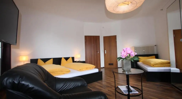 Трёхместный номер Economy Stadthotel Kleiner Berg