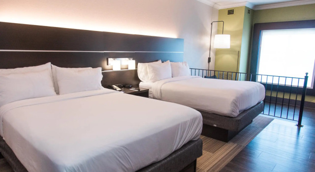 Четырёхместный номер Standard Holiday Inn Express & Suites Columbia-Fort Jackson by IHG