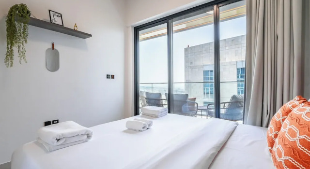 Jaw-Dropping Canal Views From This Stylish Condo, Забронировать Апартаменты/квартира Апартаменты Эмирата Дубая, рядом с Дубайский аквариум, Апартаменты/квартира