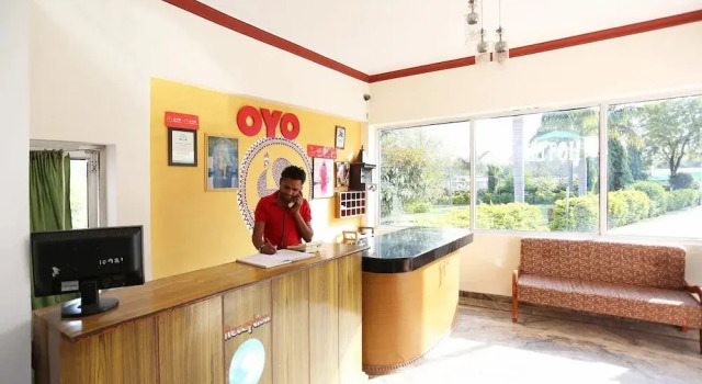 Hotel Green House by OYO, Забронировать Отель Отели штата Мадхья-Прадеш с парковкой, Парковка