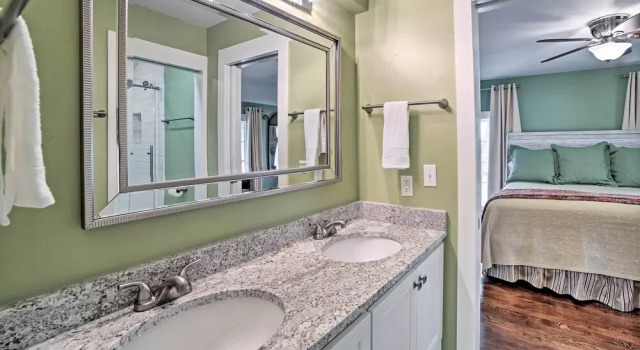 Коттедж Walk to Branson Landing! Dtwn Home w/ Pool Access