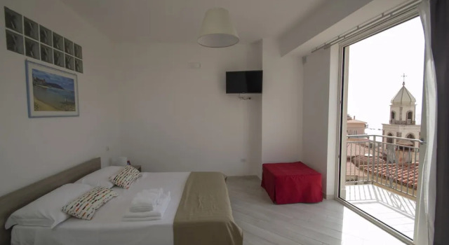 B&B LA PIAZZETTA, Забронировать Отель «постель и завтрак» Отели в центре Кастеллабате, в центре