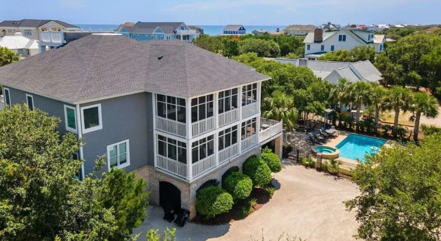 Коттедж Sprawling Home Close To The Beach 8 Bedroom Home by Peace Vacations