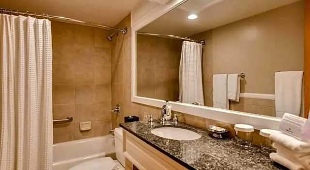 Номер Standard с балконом Keystone Lodge & Spa, A Vail Resorts Property