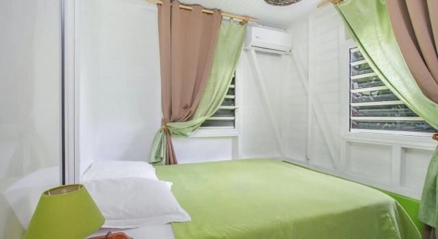 Bungalow de 2 chambres avec terrasse amenagee et wifi a Riviere Salee a 9 km de la plage