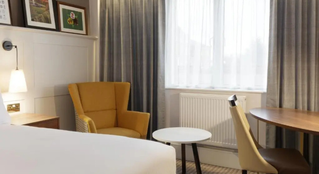 Четырёхместный номер Standard DoubleTree by Hilton Stoke-on-Trent, United Kingdom