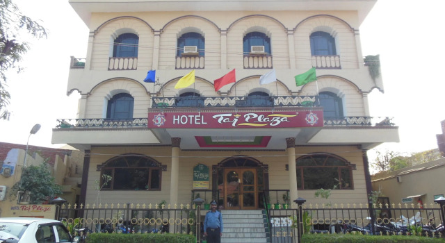 Hotel Taj Plaza, VIP Road, Agra, Забронировать Отель Отели Нагла-Димар 3 звезды, 3*
