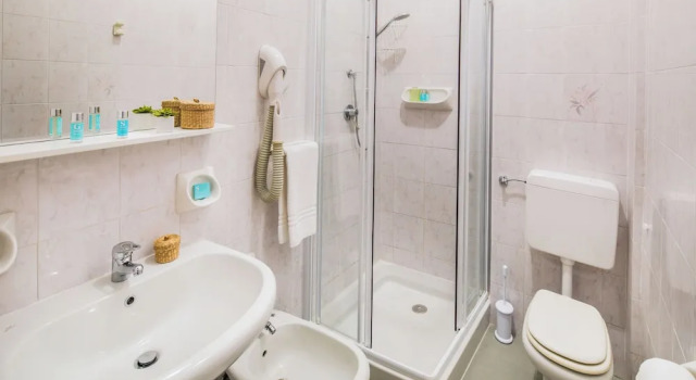 Трёхместный семейный номер Standard Hotel Tritone