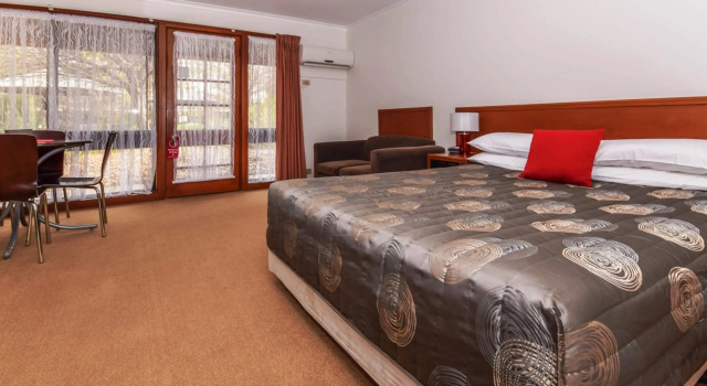 River Country Inn, Забронировать Мини-отель Отели Моама с парковкой, Парковка