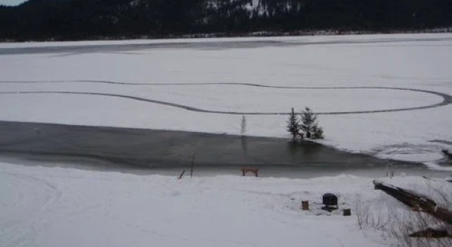 The Canim Lake Beach House, Prenota Hotel Lago Canim Cariboo Chilcotin Coast