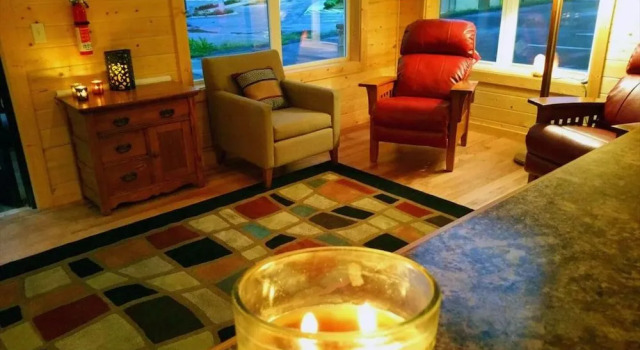 Rolling Hills Lodge, Забронировать Отель Чероки Аппалачи, рядом с Золотодобывающая и рубиновая шахта Smokey Mountain