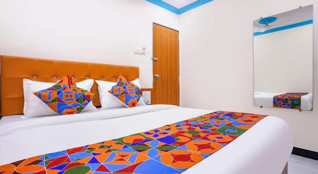 Номер Deluxe Fabexpress Raj Palace