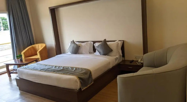 Люкс Business Super Townhouse Oak Mahadevapura Opposite Phoenix Mall Formerly Grand Wilton Inn
