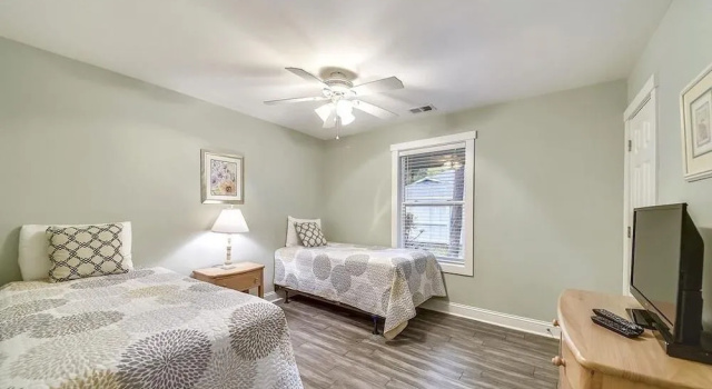 13 Sandpiper Street - 3 Br home by RedAwning, Забронировать Дом для отпуска Коттеджи Южной Каролины, Коттедж