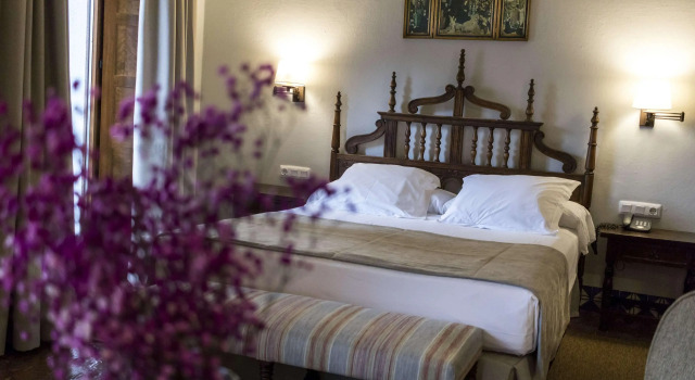 Parador de Arcos de la Frontera, Забронировать Отель Отели Аркос-де-ла-Фронтера с бассейном, рядом с Площадь Кабильдо, Бассейн