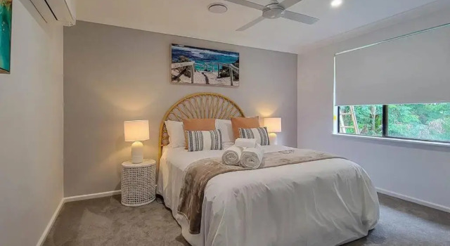 Coastal 3-bedroom home close by the beach