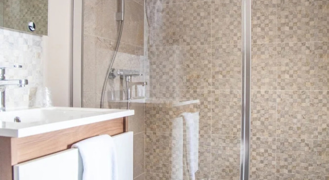 Четырёхместный номер Superior Auberge du Moulin à Vent, The Originals Relais