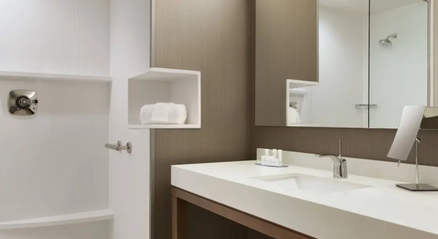 Люкс Courtyard by Marriott St Paul Woodbury