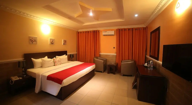 Люкс Ubiq Suites and Apartments - Abuja