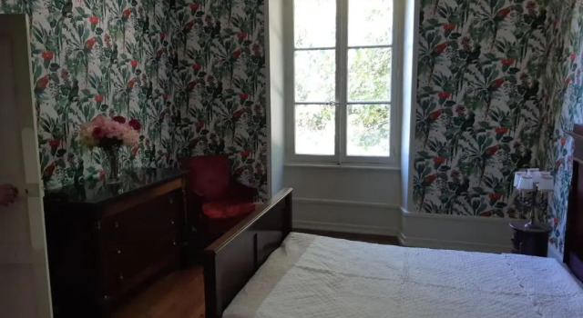 La maison des pères, Rezervovat Hotel  